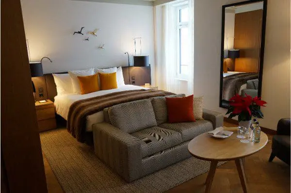 Quarto de um dos hotéis do complexo