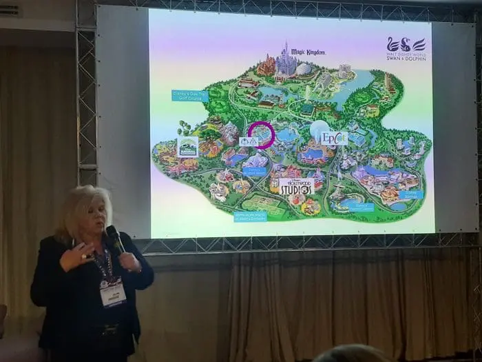 Foto da apresentação do resort Walt Disney Swan & Dolphin. 