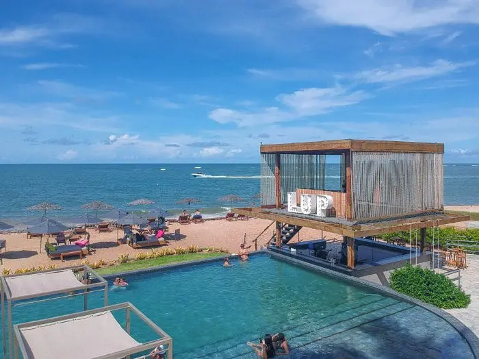 O Lup Beach Club, na praia de Guadalupe, em Pernambuco. 