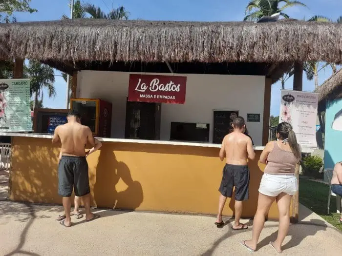Passeio no Thermas da Mata: Restaurante La Bastos Massas e Empanadas