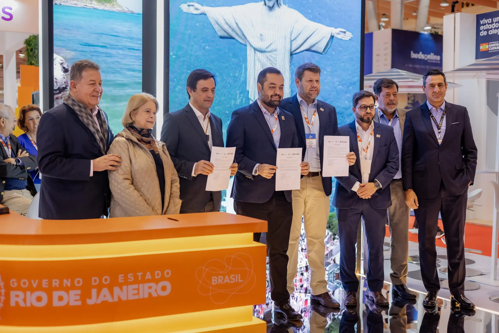 Autoridades participam do ato de assinatura_Crédito Ascom Setur-RJ