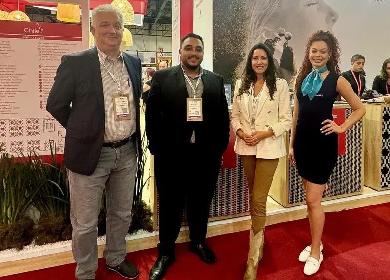 Equipe da JetSMART durante a WTM 2024 de São Paulo (Foto: Divulgação)