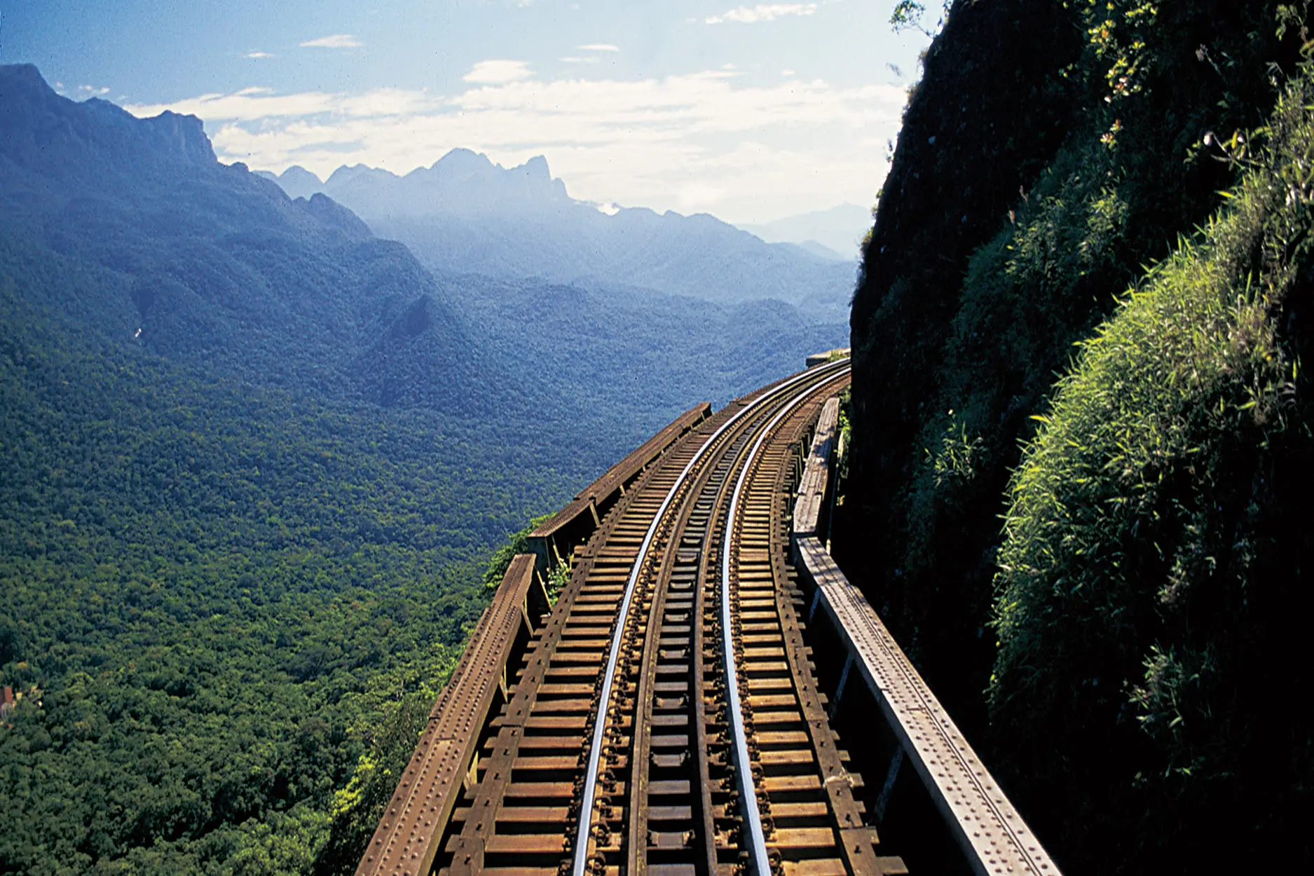 Curitiba-Morretes (através da Serra Verde Express)