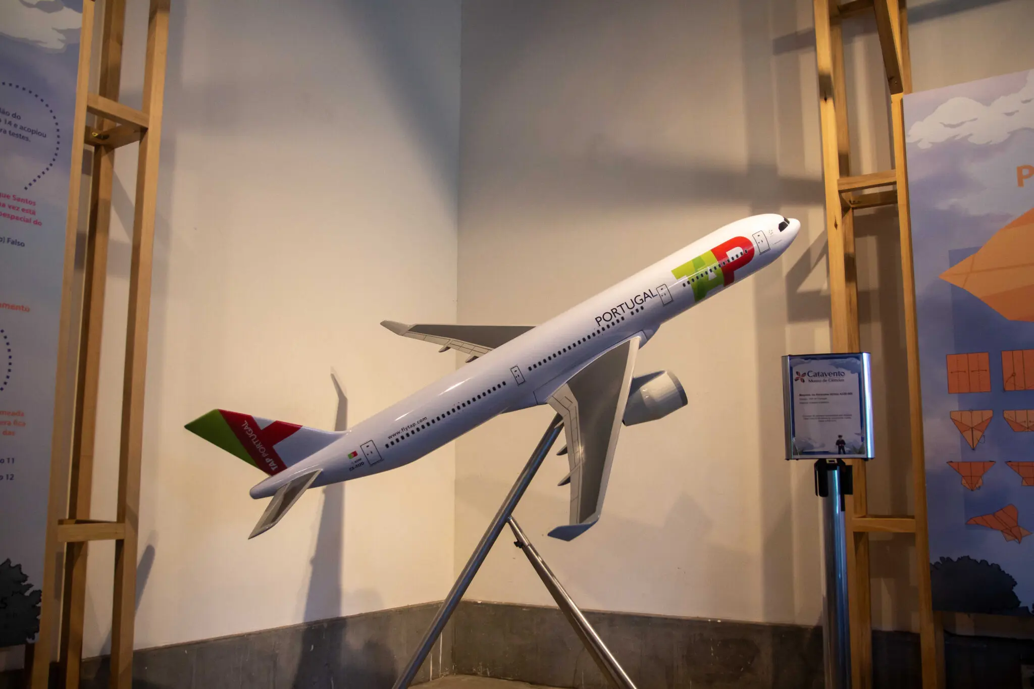 TAP Air Portugal doa maquete de avião ao Museu Catavento em São Paulo - Foto: Divulgação 