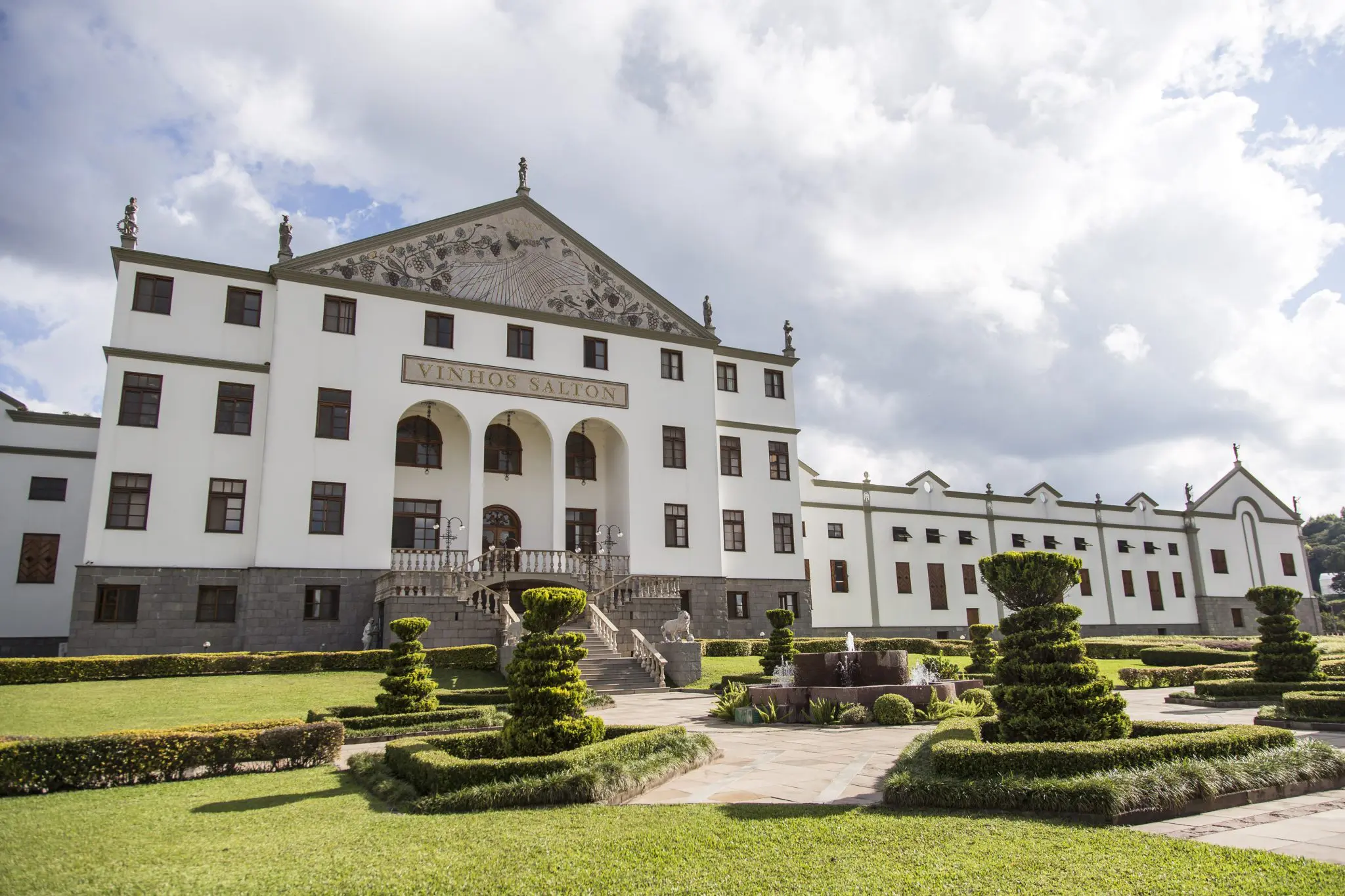 Vinícola Salton celebra mais uma conquista internacional para o espumante brasileiro. - Crédito: Augusto Tomasi/Divulgação