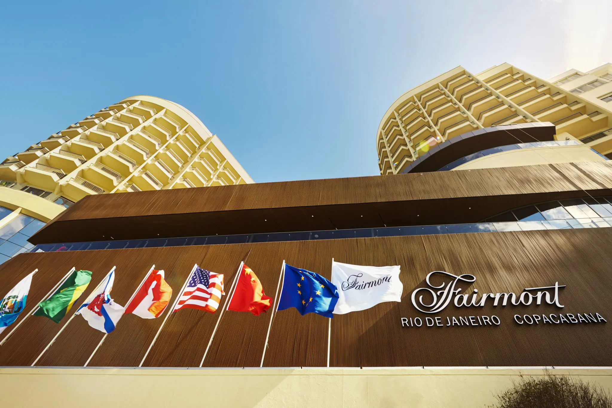 Fachada do Fairmont Rio, ícone da orla de Copacabana e referência em hospitalidade de luxo no Brasil - Crédito: divulgação
