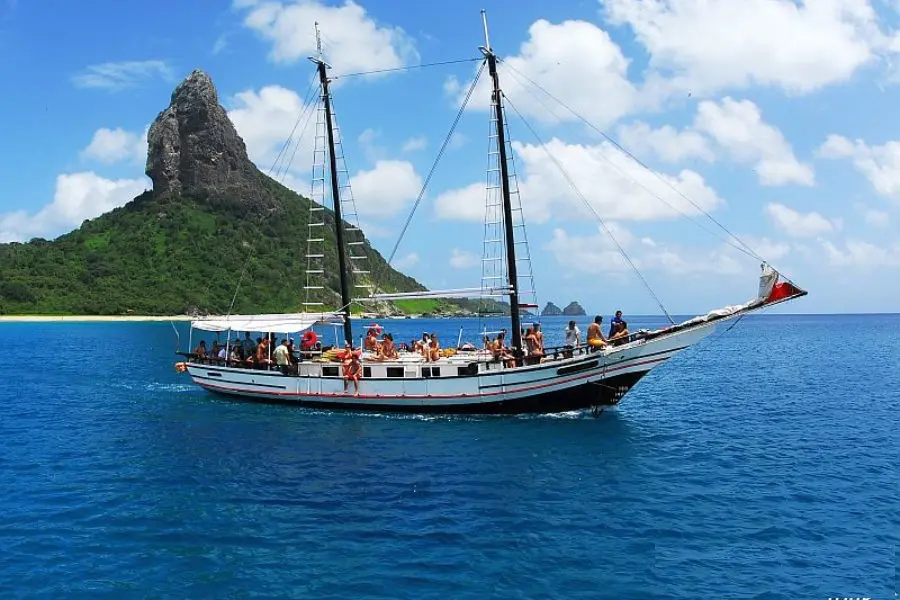 Passeios de Escuna em Fernando de Noronha