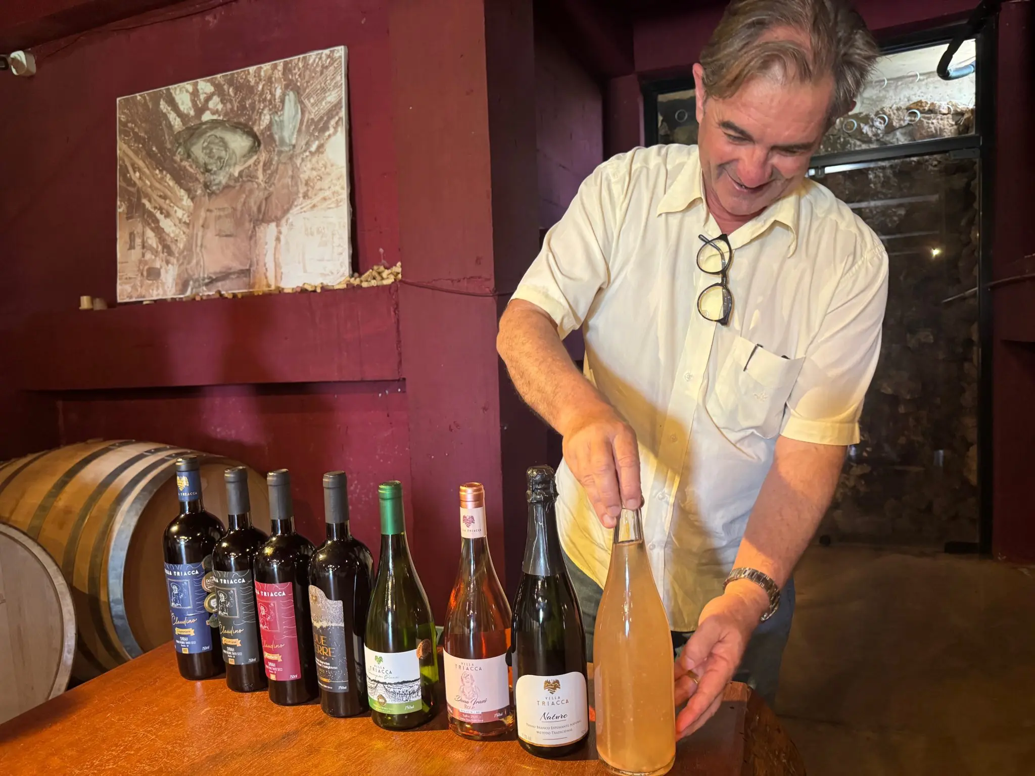 Degustações acontecem na cave e no wine bar da Villa Triacca. Ronaldo Triacca é o fundador ( foto: Simone Barros) - Enoturismo