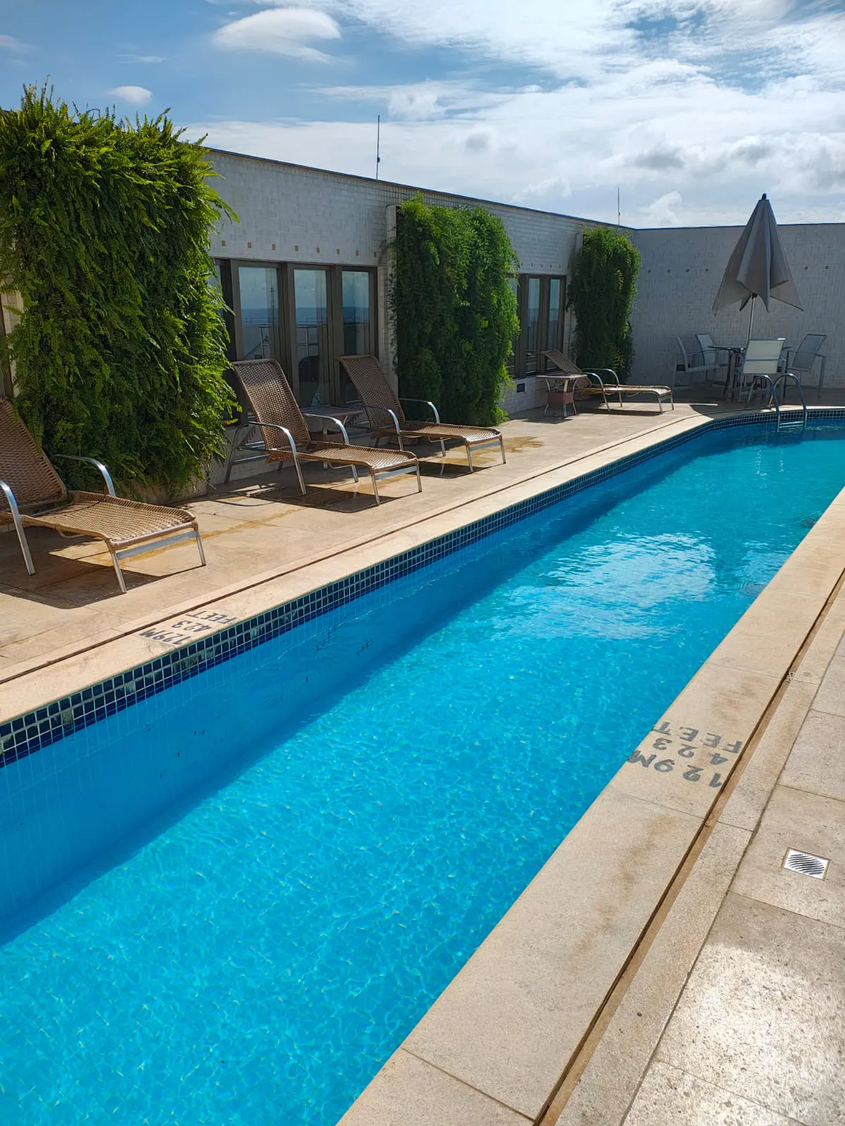 Piscina no hotel Melia Brasil 21 (foto: Simone Barros)