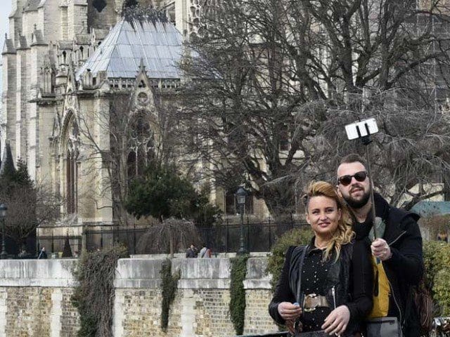 Pau_Selfie_França_AFP_03_15