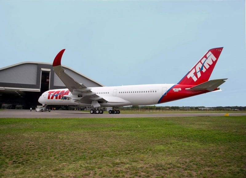 Tam_Airbus_09_15