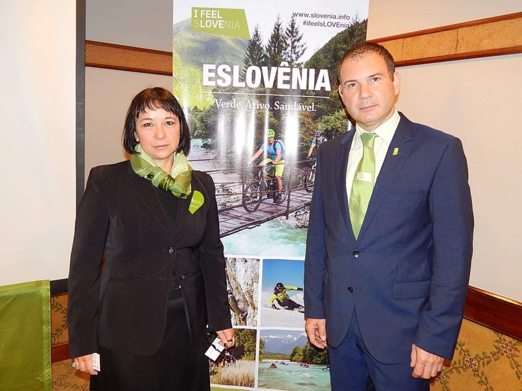 Foto 2 - Kristina Radej - diplomata do Escritório Comercial - e Alain Bergant - embaixador da Eslovênia no Brasil