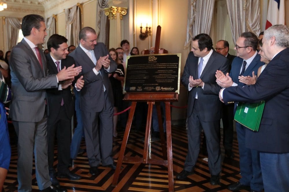 Descerramento da Placa comemorativa dos 50 anos do voo Lisboa Recife_credito_Seturel-PE
