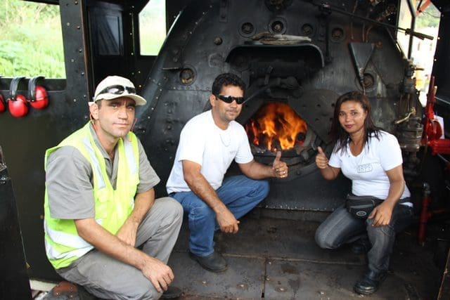 Time da máquina: Denis (o foguista), Fernando (o maquinista) e Madalena (a sinaleira)