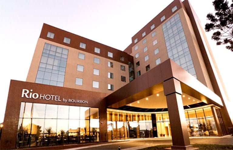 Rio-Hotel-by-Bourbon-Curitiba-Aeroporto-002-450x300