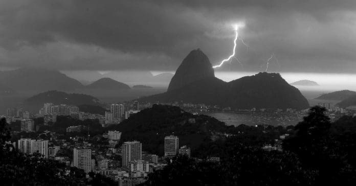 pao_de_acucar_dia_de_chuva-696x364