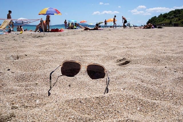 sunglasses-2632261_640