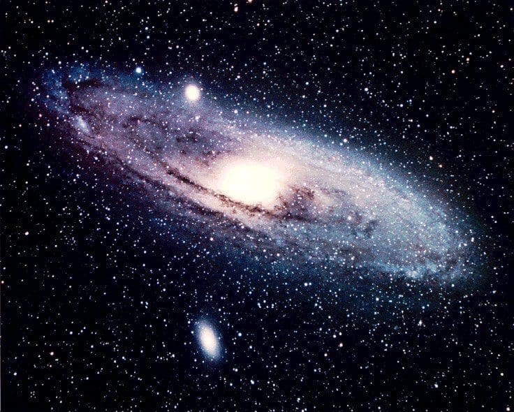 Andrômeda, galáxia vizinha a nossa: 400 milhões de estrelas (Crédito: NASA)