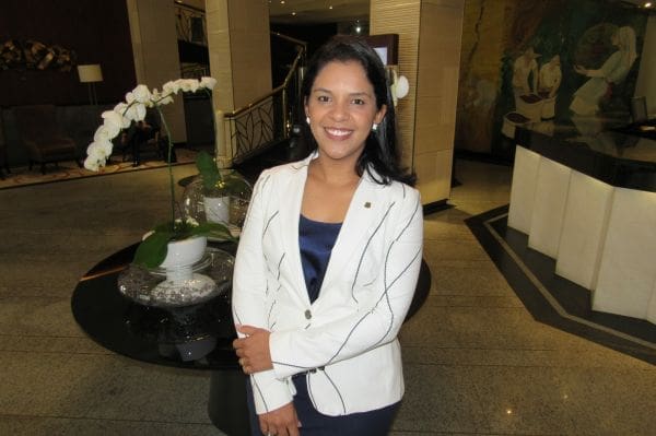 Tatiane Marques, nova gerente do Bourbon Curitiba Convention Hotel (Foto: Hugo Okada)