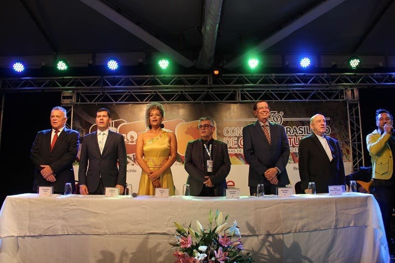 Mesa congresso