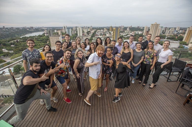 FOTO 2 - Equipe de produção, parceiros e competidores da primeira edição do Iguassu Reality Trip