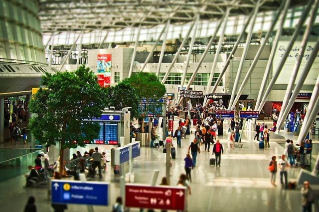De acordo com a IATA, aumento do tráfego internacional impulsiona recuperação das viagens aéreas.