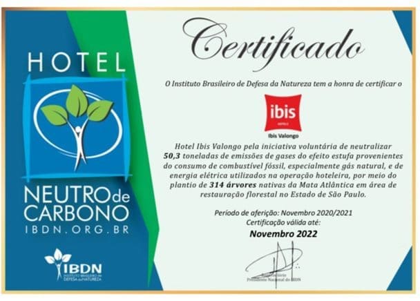 O hotel Ibis Santos Valongo recebeu o certificado de "Hotel Neutro de Carbono".