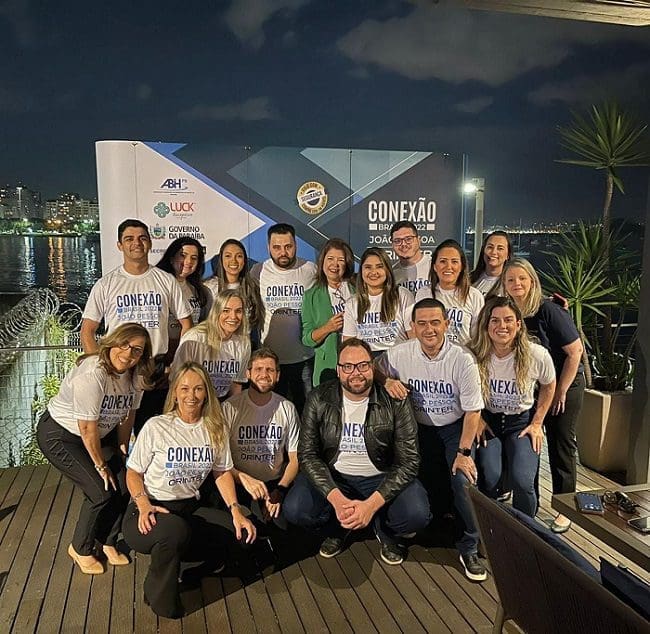 Foto de agentes de viagem reunidos em ação promovida pela Setur João Pessoa, em parceria com a PBTur e ABIH-PB.