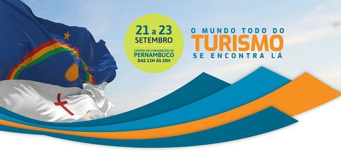 banner_abav_expo_2022 Banner da ABAV Expo 2022. Possui faixas quatro faixas cursivas juntas, sendo as duas primeiras azuis, a terceira laranja, e a quarta, azul. Do lado esquerdo, a bandeira de Pernambuco, estado anfitrião do evento, que será em Olinda. No centro superior da foto, há um círculo verde claro, com as datas e horários do evento em azul escuro, e do lado direito, as palavras