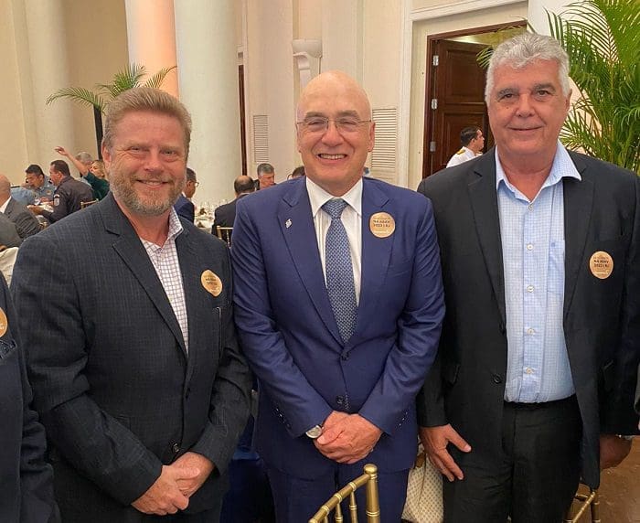 PAULO MICHEL, ANTONIO QUEIROZ E ALFREDO LOPES Os presidentes Paulo Michel (ABIH-RJ), Antonio Queiroz (Fecomércio RJ) e Alfredo Lopes (HotéisRIO), junto com demais autoridades do trade turístico, se reuniram em evento no Dia Mundial do Turismo no Copacabana Palace.