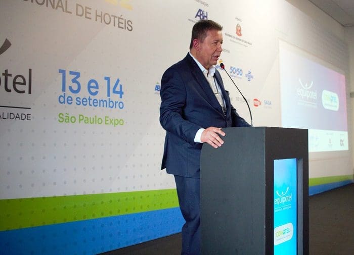 Alexandre Sampaio, presidente da FBHA, na Equipotel 2022, em São Paulo.