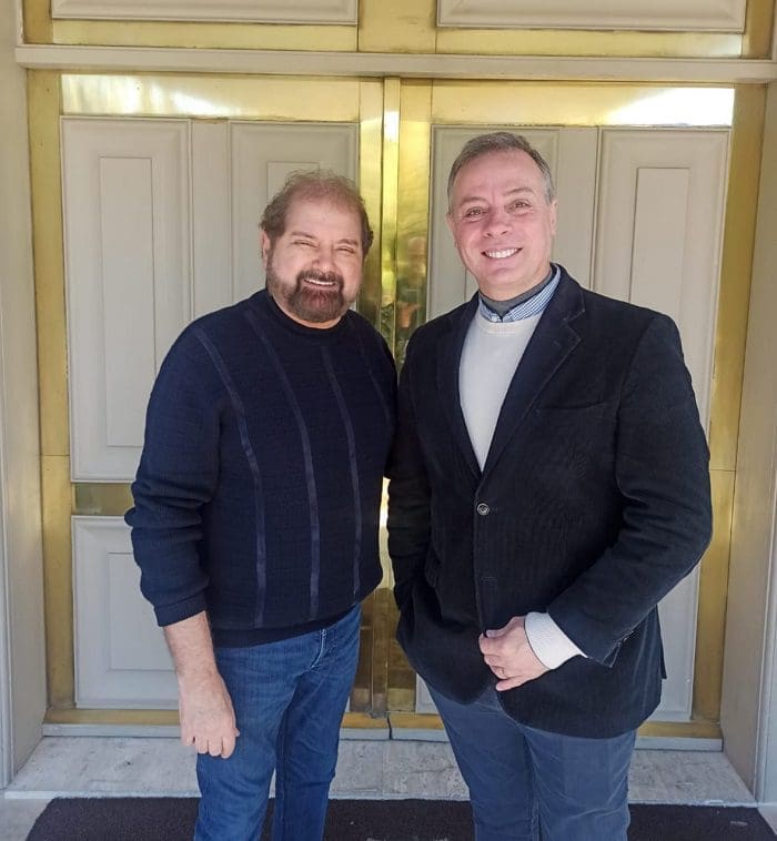 Guilherme Paulus, fundador da CVC e da rede GJP Hotels & Resorts, e Ângelo Sanches, CEO da Terroir Wine Experience.