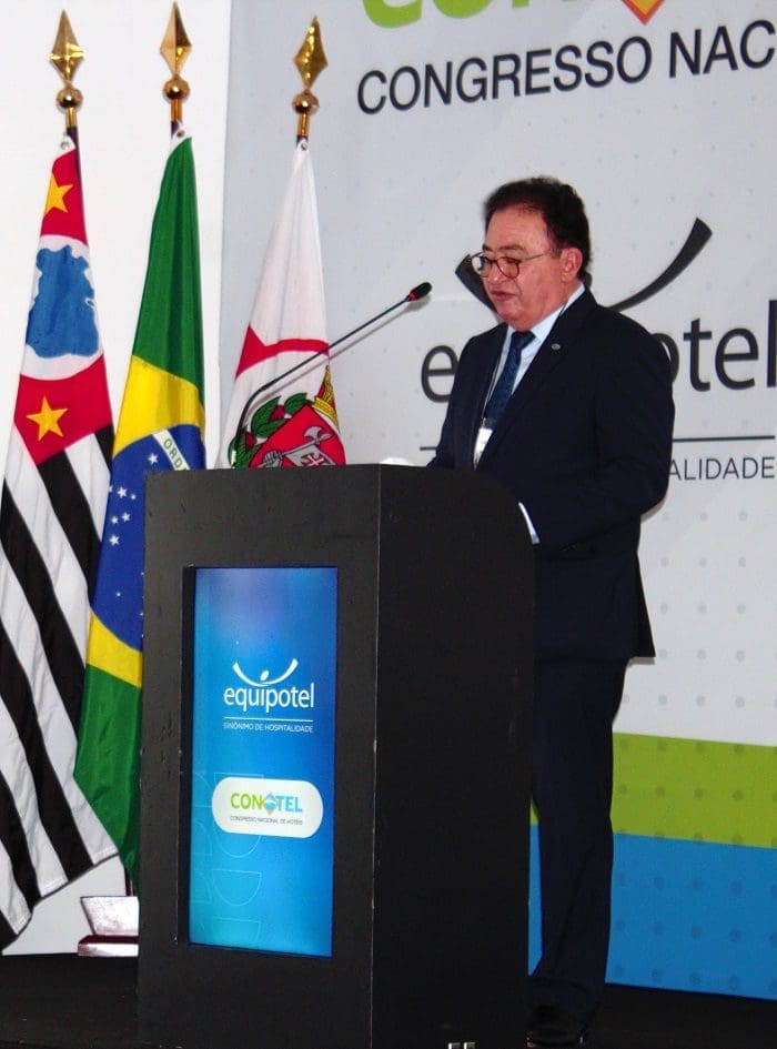 Manoel Linhares, presidente da ABIH Nacional, falou na abertura do evento.