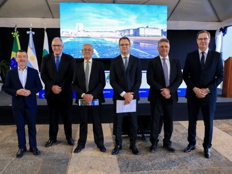 Executivos da Aerolíneas Argentinas e Bancorbrás em evento na Embaixada da Argentina (Crédito Divulgação)