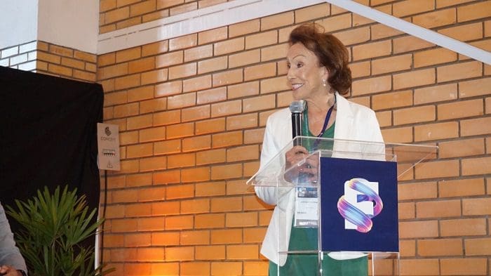 Jussara saúda Marta Rossi, CEO do evento.