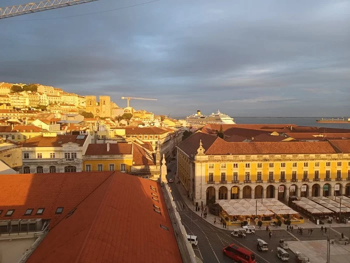 Lisboa, capital de Portugal. A Airbnb mostra os destinos mais procurados para o fim de ano no exterior e Lisboa está entre eles.