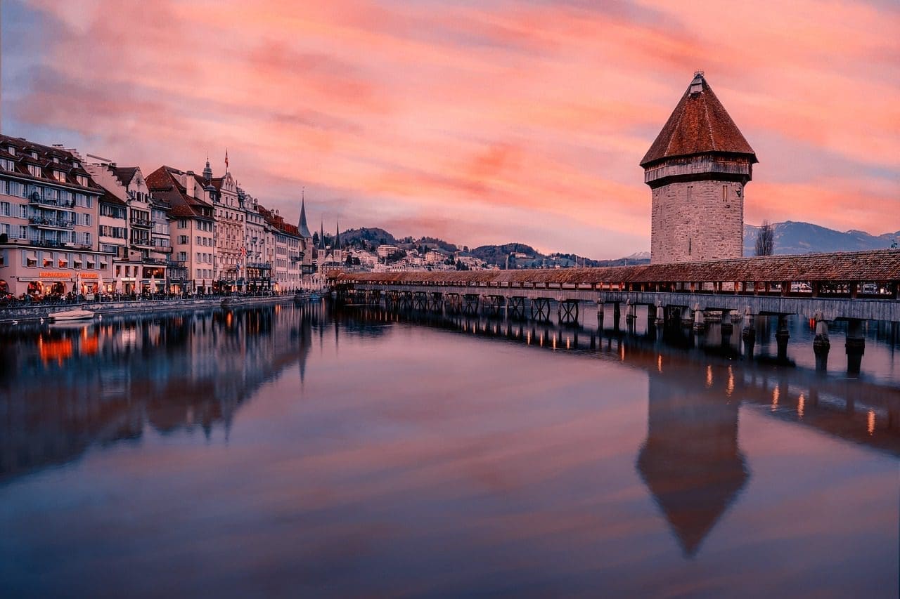 Arquitetura de Lucerna é uma atração à parte na Suíça