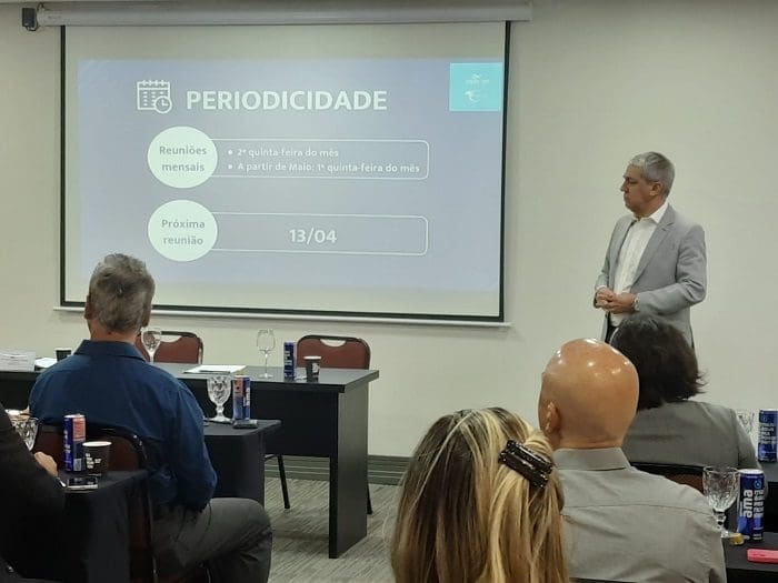 Comitê da Abav-SP - Aviesp: Fernando Santos, presidente da Abav-SP - Aviesp, apresenta a peridiocidade das reuniões
