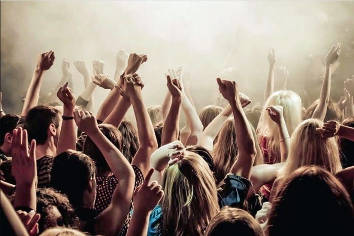 renda_extra_para_anfitrioes_airbnb_festival_de_musica O Lollapalooza, grande festival de música em SP, é chance para renda extra de anfitriões do Airbnb