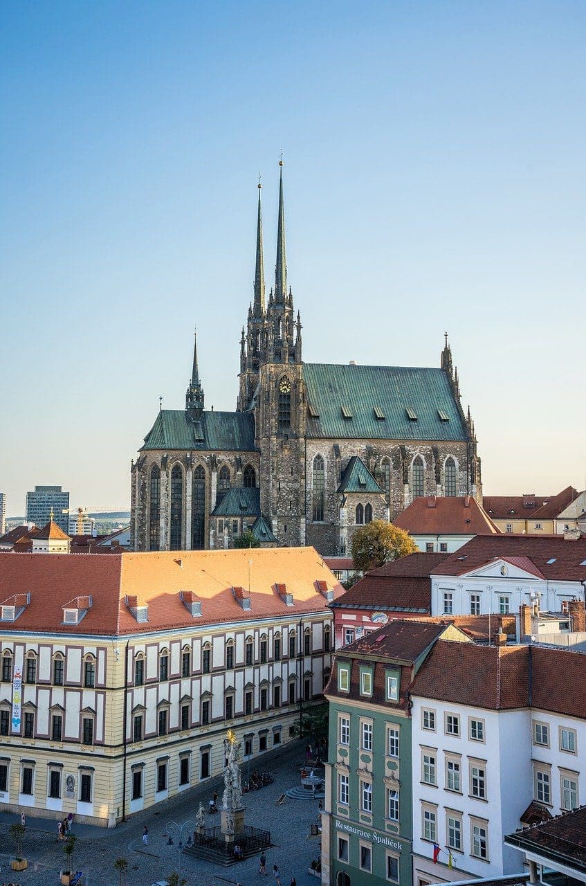 Arquitetura da cidade de Brno, na República Tcheca (Foto: Pixabay)
