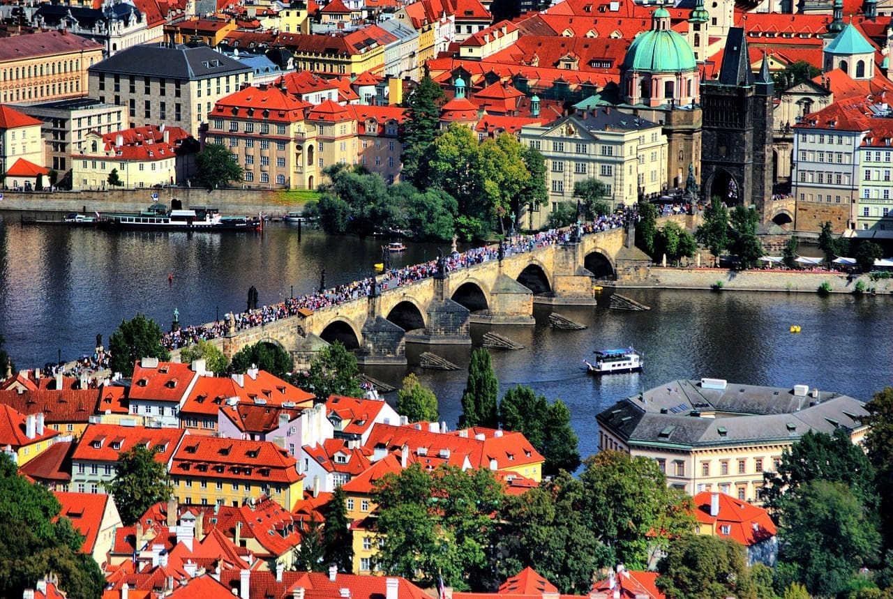Ponte Carlos, em Praga, um dos pontos turísticos mais famosos da República Tcheca (Foto: Pixabay) Ponte Carlos, em Praga, um dos pontos turísticos mais famosos da República Tcheca (Foto: Pixabay)