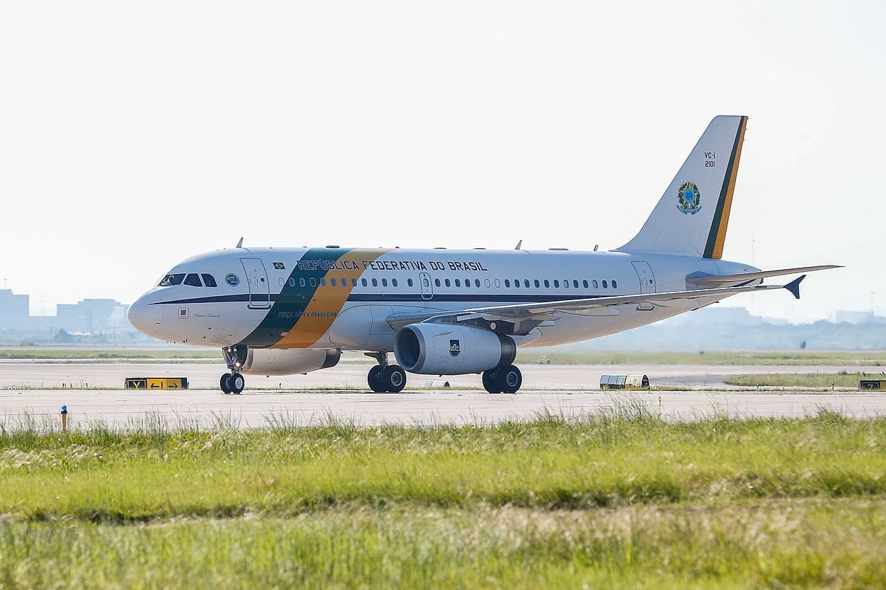 Folha de São Paulo - Aeronave presidencial - .Foto: Isac Nóbrega/PR