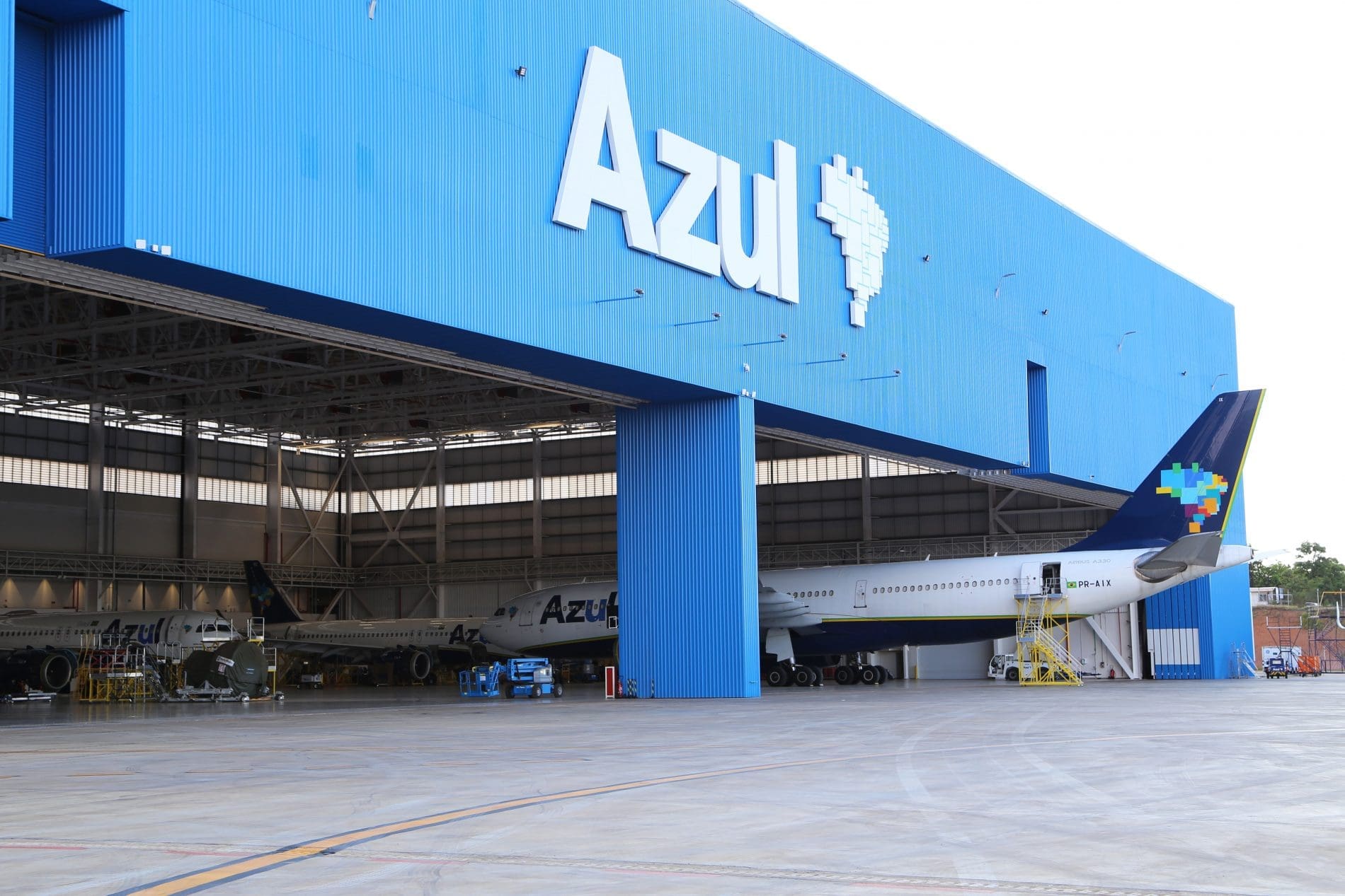 Hangar da Azul em Campinas Azul adiciona 41 voos com destino a Recife no Carnaval 2024