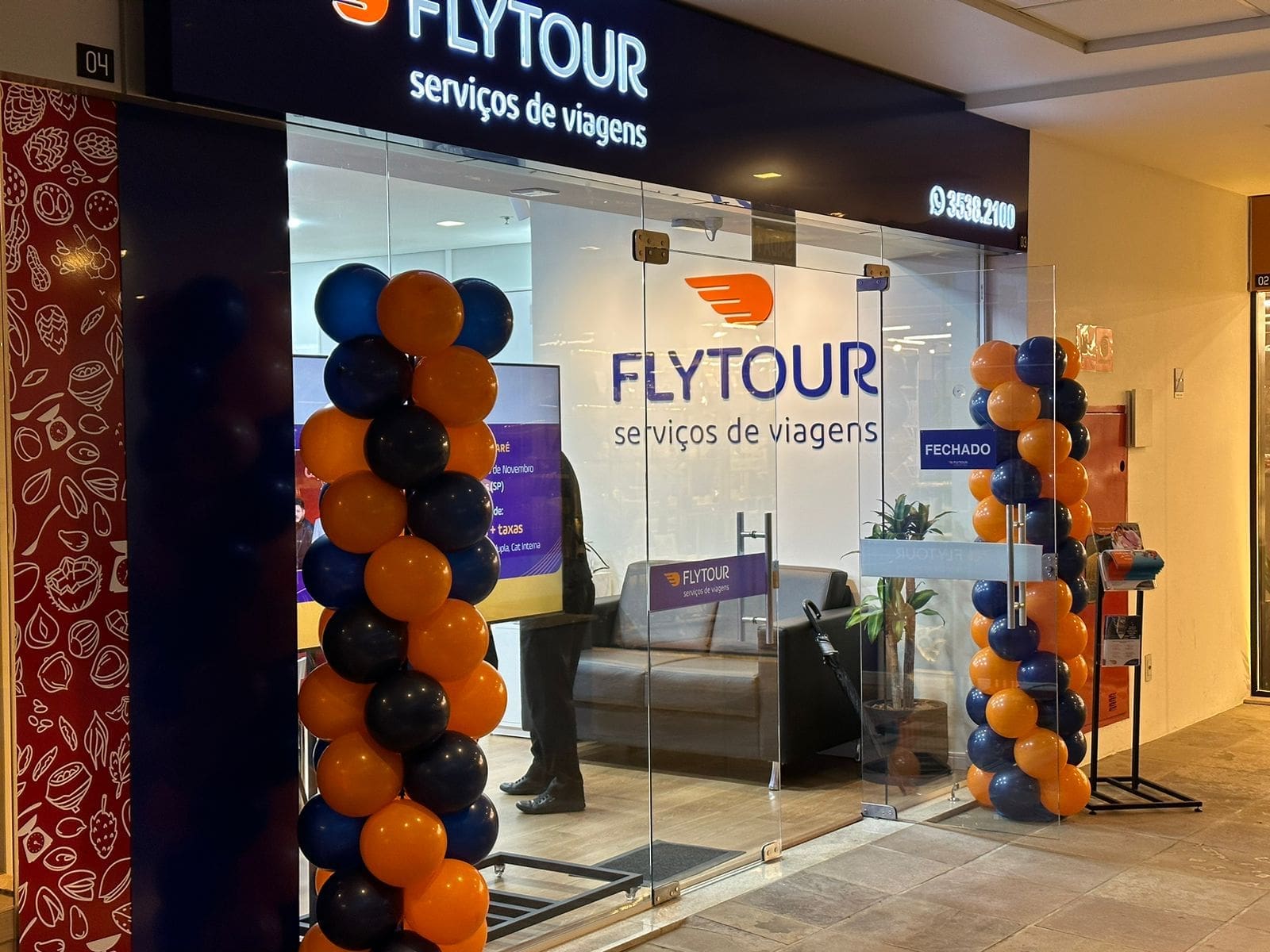 Reinaguração da loja_fachada Flytour