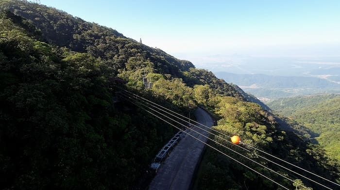 Tirolesa Voo da Serra permite sobrevoar área de conservação ambiental