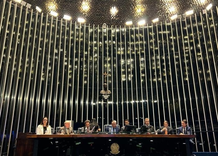 parques_e_atracoes_sao_homenageados_em_sessao_solene_do_senado_autoridades_do_sindepat_compoem_mesa_na_sessao Parques e atrações são homenageados: Autoridades do SINDEPAT na Sessão Solene do Senado Federal