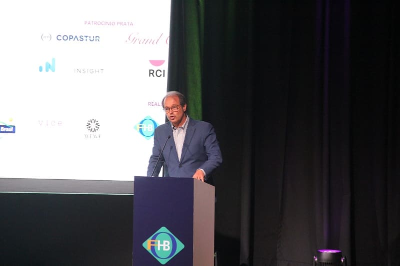 V Fórum Nacional de Hotelaria: Eduardo Giestas, presidente do conselho administrativo do FOHB, também discursou na abertura