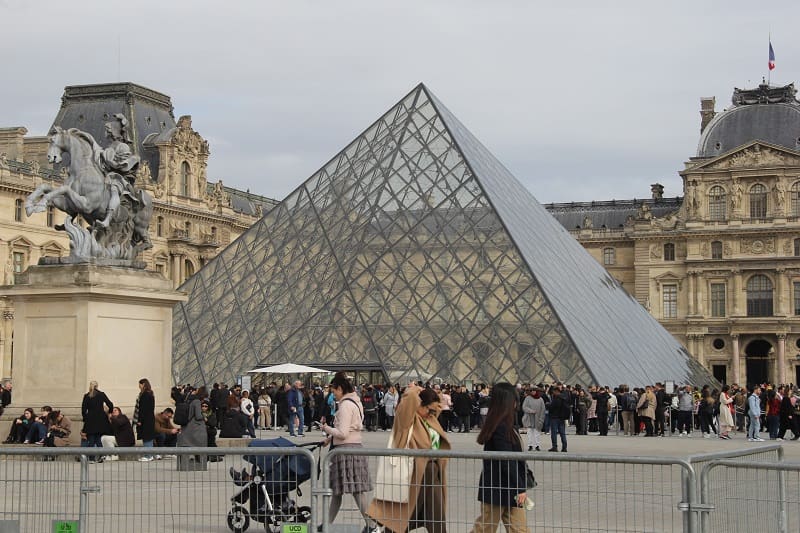 Louvre Paris DT Paris