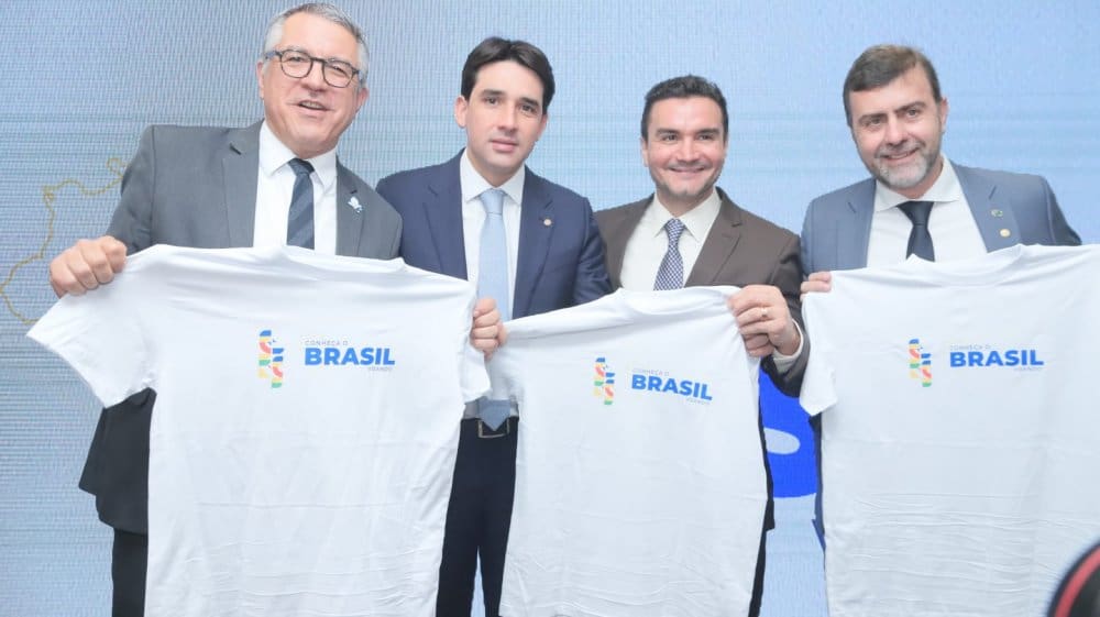 Ministro das Relações Institucionais, Alexandre Padilha, ministro de Portos e Aeroportos, Silvio Costa Filho, ministro do Turismo, Celso Sabino, presidente da Embratur, Marcelo Freixo