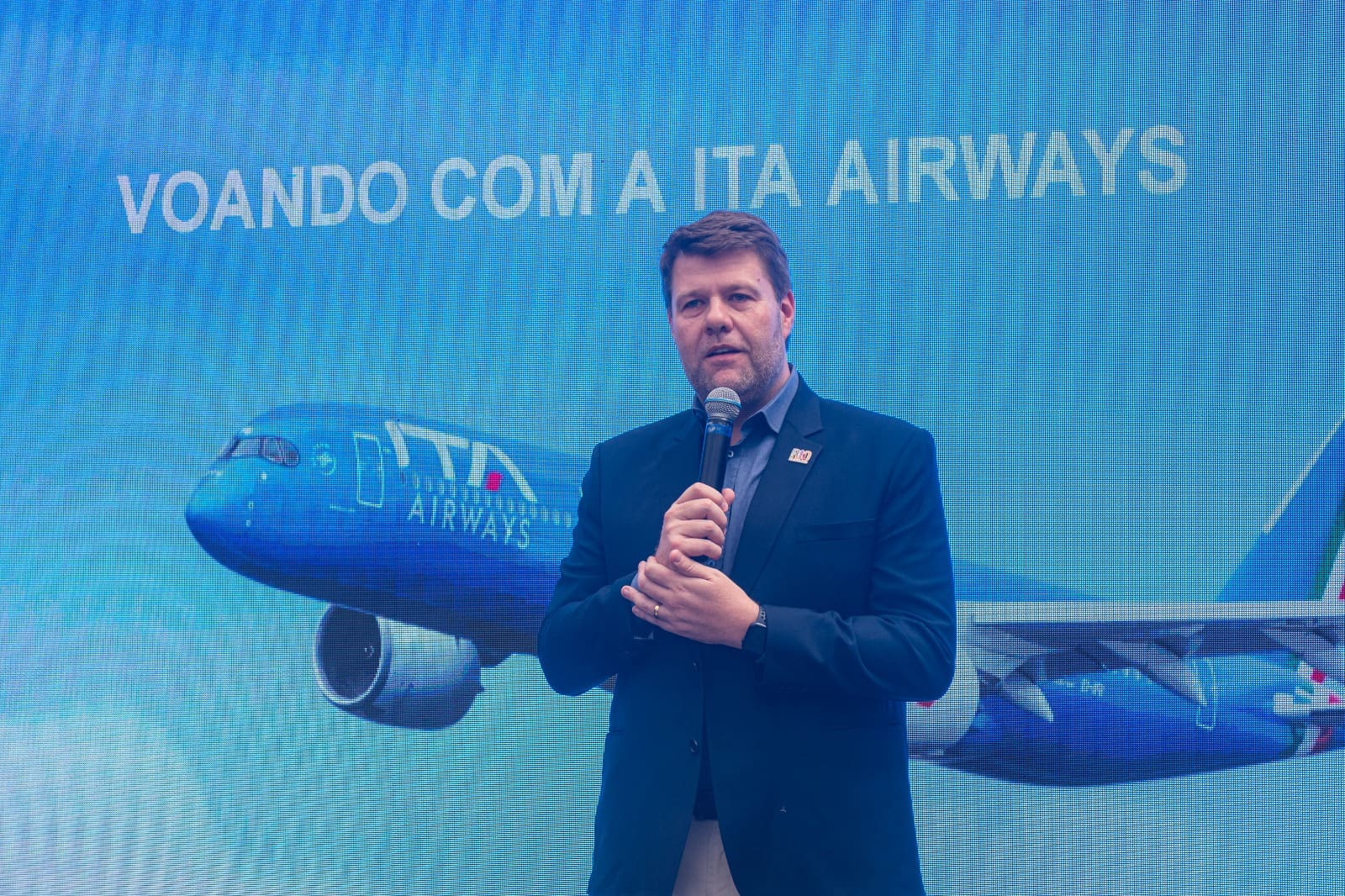 O secretário de Estado de Turismo Gustavo Tutuca prestigiou o evento da ITA Airways (Crédito Fabrício Gomes)